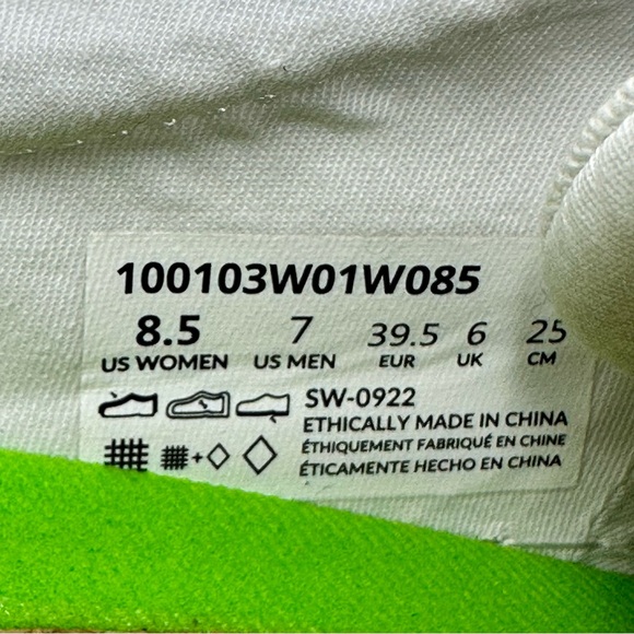 Cariuma Like New Signature OCA Low Canvas Sneaker White Size Men 7, Women’s 8.5 - Picture 8 of 9